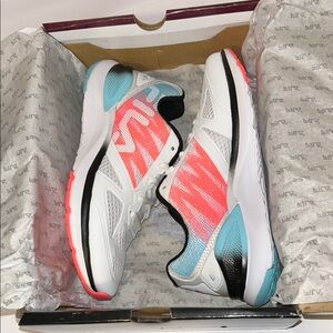 FILA womens teen girls Memory Skyshift 6 sneakers athletic Training shoes NIB